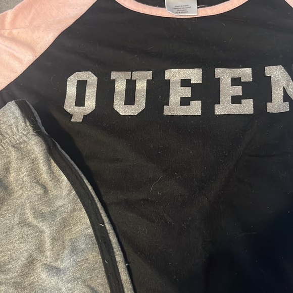 Pj set - Picture 2 of 2